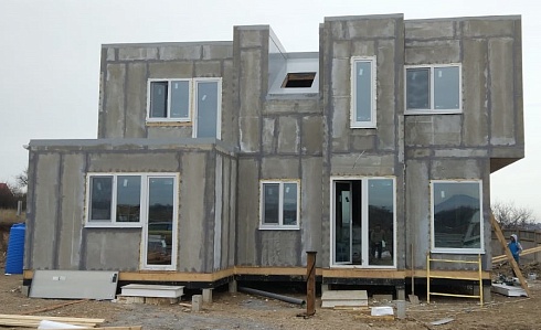 Индивидуальный двухэтажный жилой дом по адресу: Республика Крым, Симферопольский район, с. Мирное, ул. Славы. Общая площадь – 122 м2. Сдан 02.2019 